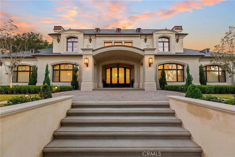 You are currently viewing 911 Hampton Road: Unveiling the $11.12 Million Arcadia Masterpiece Crafted by Robert Tong